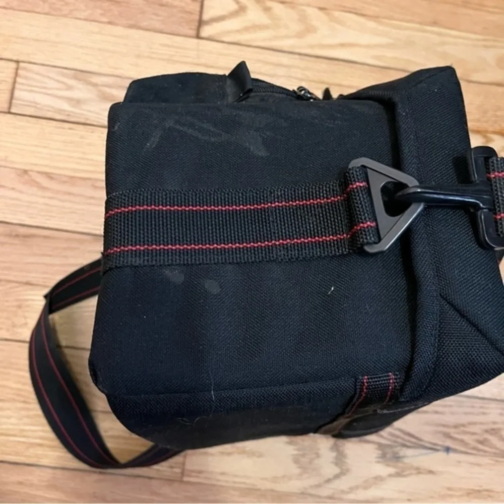Le Mans Padded‎ Square Black Camera bag